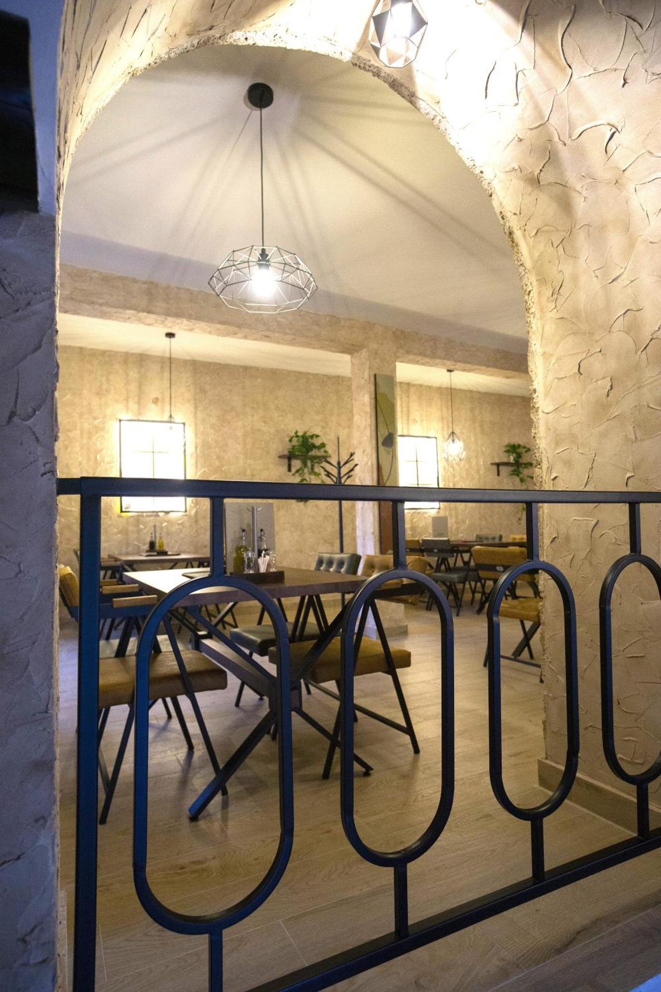 Jazina Hotel Требине Екстериор снимка