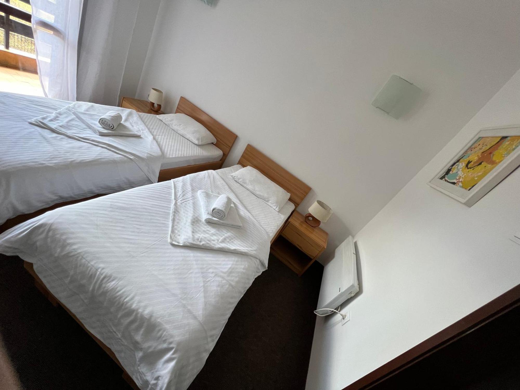 Jazina Hotel Требине Стая снимка