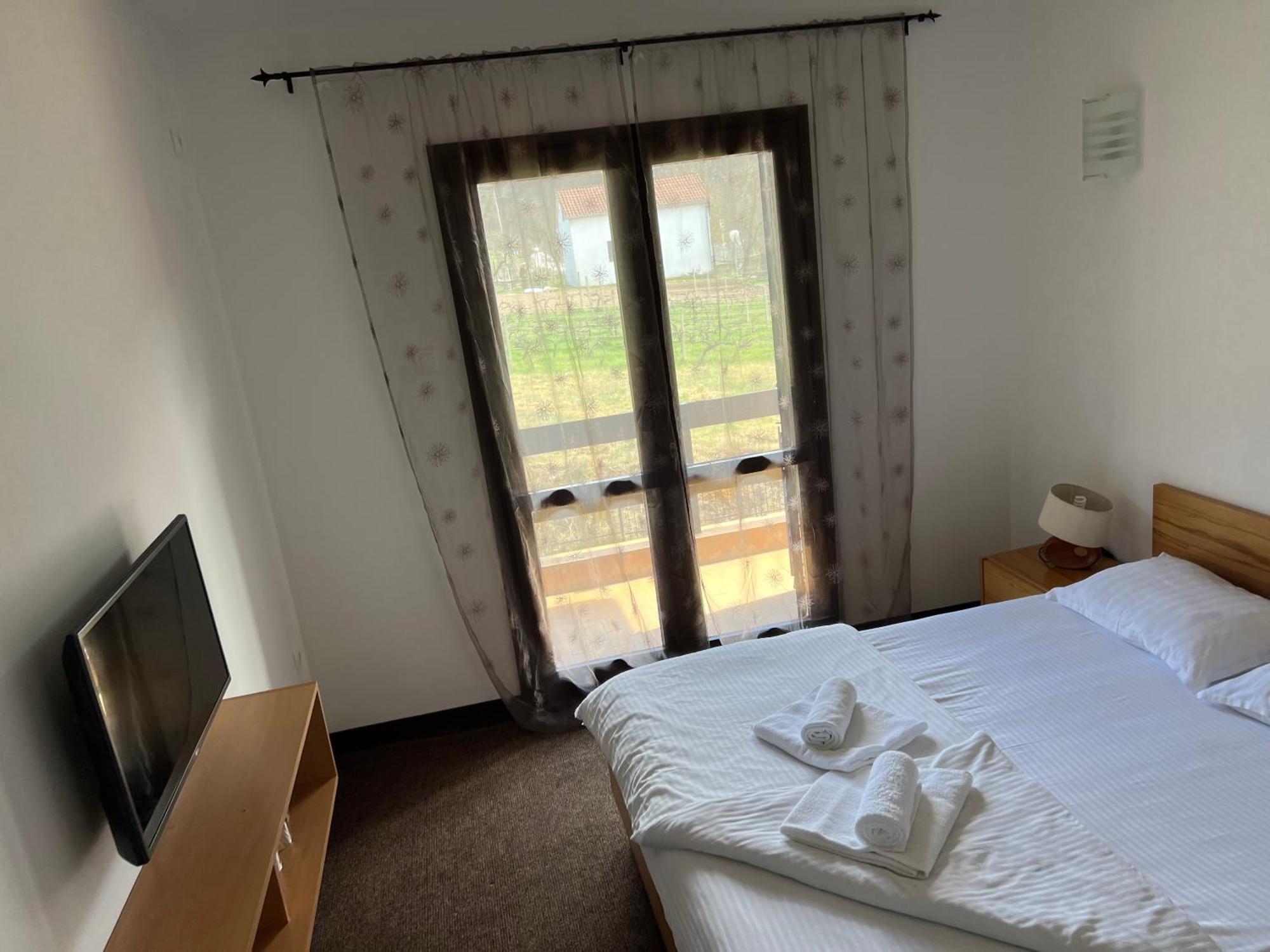 Jazina Hotel Требине Стая снимка