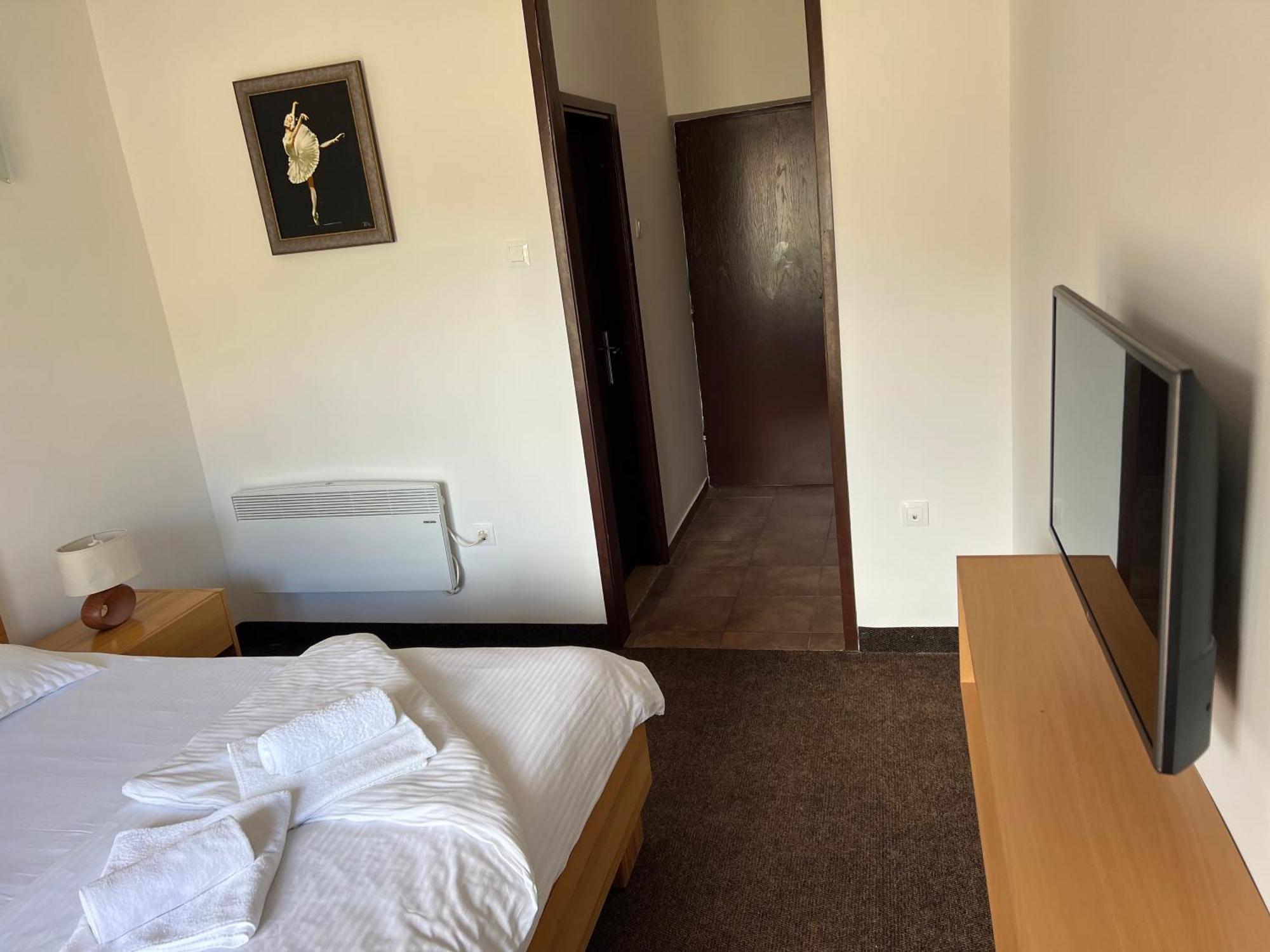 Jazina Hotel Требине Стая снимка